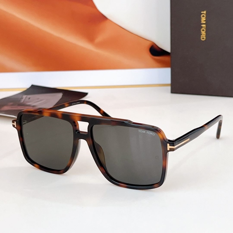 TOM FORD